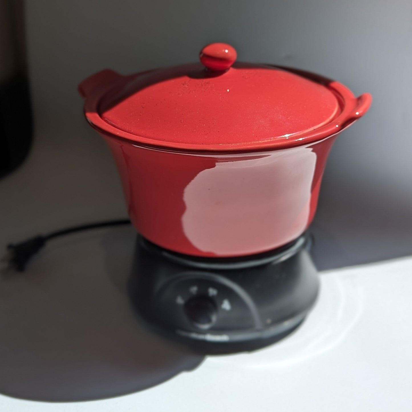 Countertop Mini Crockpot in Shiny Red 9"D x 9"H