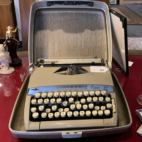Tower Typewriter "Citation 88"